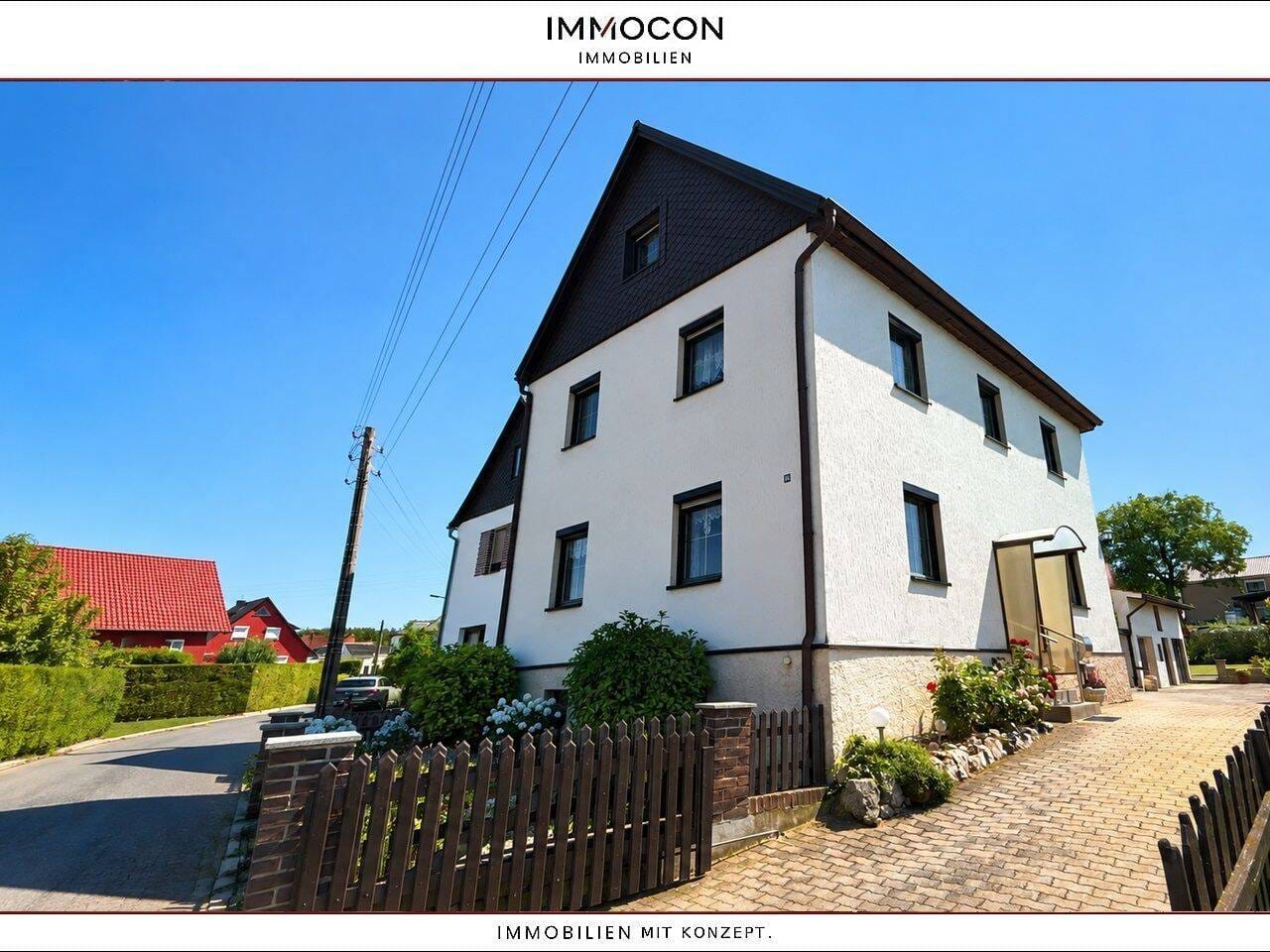 Immobilie in Unterwellenborn - Viel Raum für zwei Generationen - großzügiges Zweifamilienhaus mit Garten und Garagen - Bild 0
