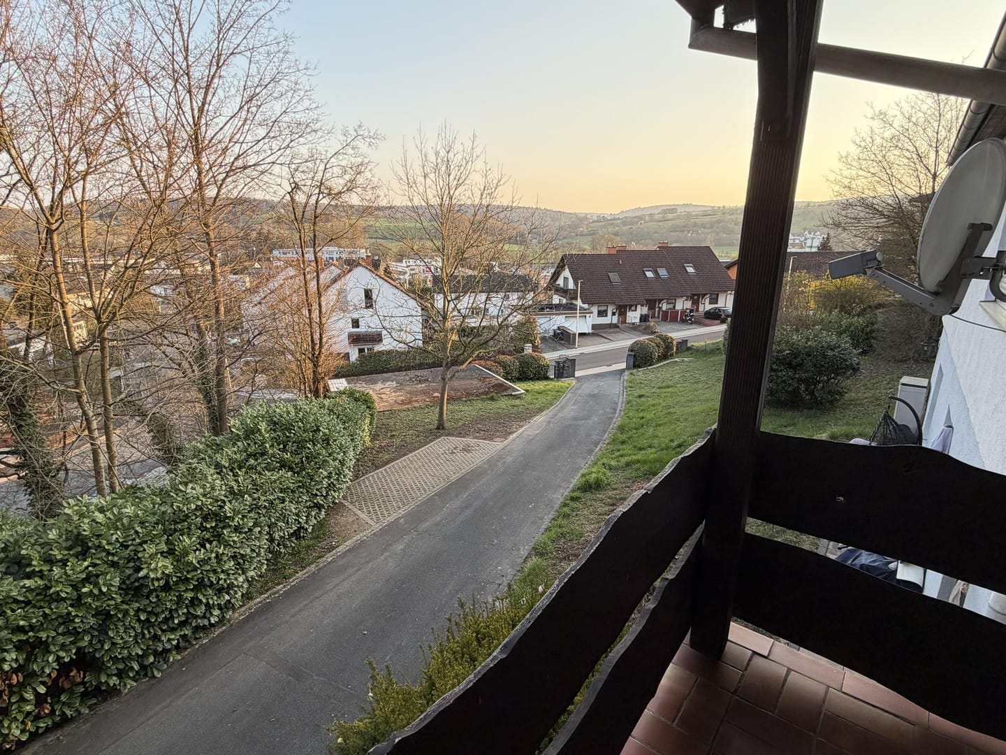 Immobilie in Obernburg am Main - Kernsaniertes Zweifamilienhaus (DHH) mit großem Grundstück, Garage und Garten in Obernburg am Main - Bild 2