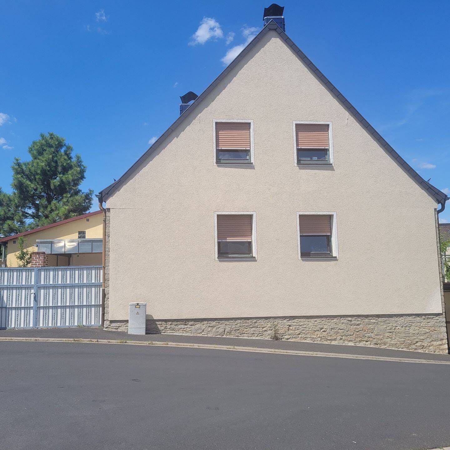 Immobilie in Wipfeld - Einfamilienhaus mit kleiner Einliegerwohnung im Weindorf Wipfeld - Bild 1