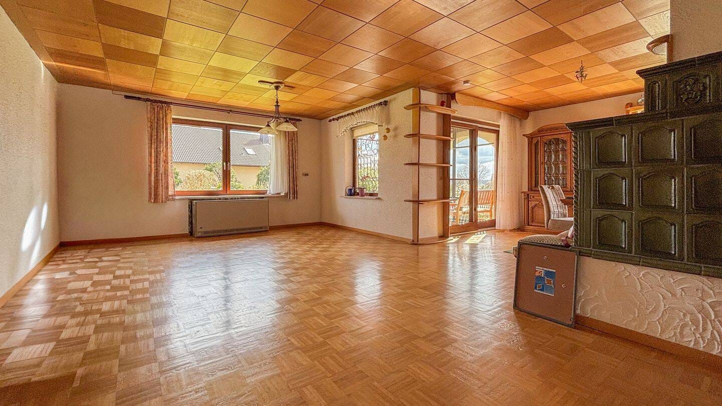 Immobilie in Meitingen - Traumhaftes Einfamilienhaus mit Garten und Doppelgarage in Meitingen-Langenreichen zu verkaufen! - Bild 1