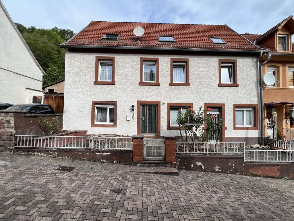 Immobilie in Wolfstein - großes Einfamilienhaus mit großem Garten - Bild 0