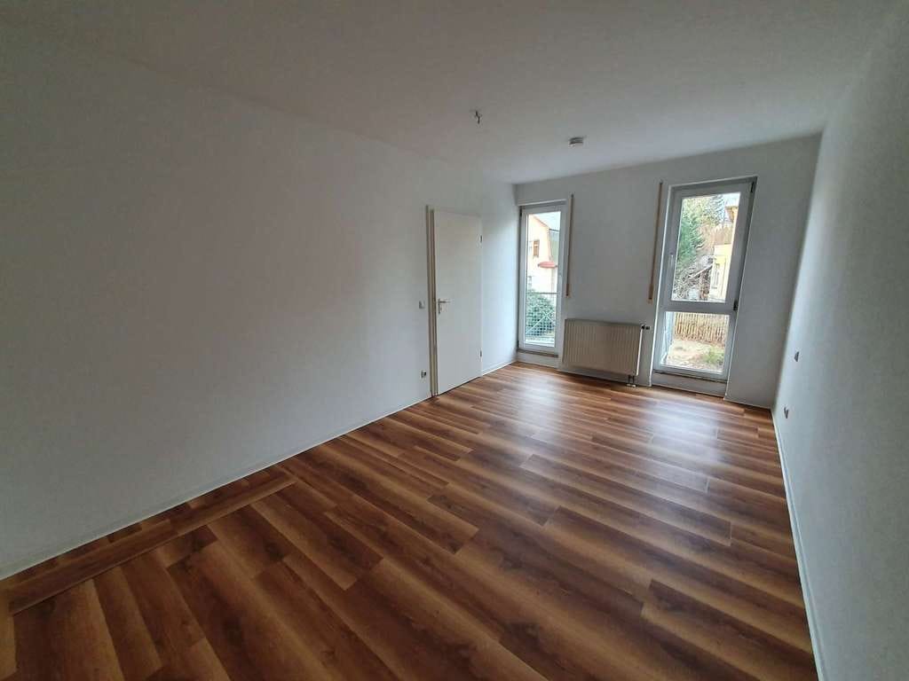 Immobilie in Auerbach/Vogtland - Top Gelegenheit * Helle freundl.2 Zi.-Wohnung mit Südbalkon im 2.OG mit TG - Bild 3