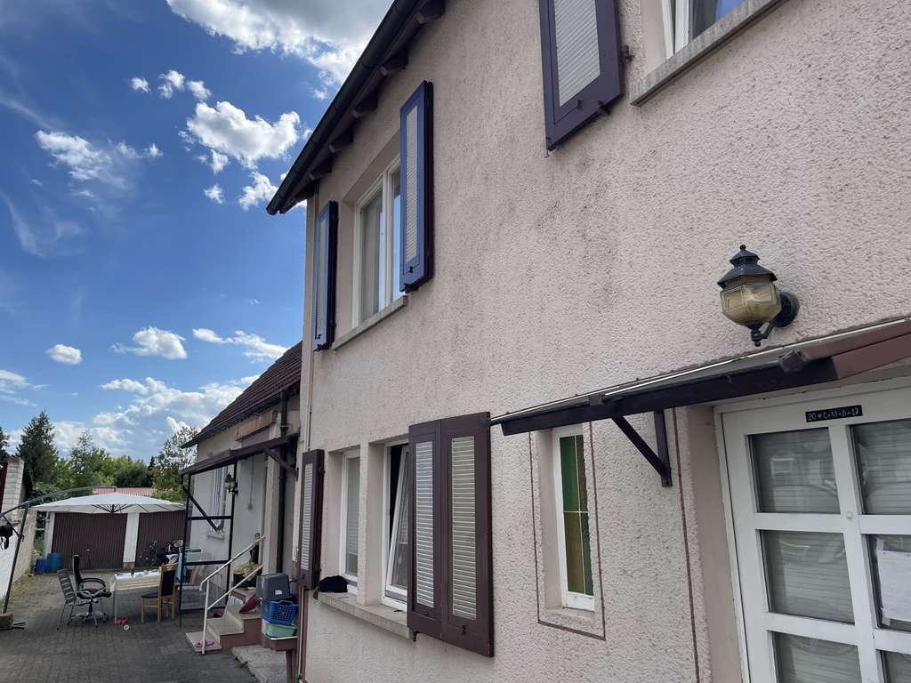 Immobilie in Herxheim - Kurzfristig nutzbares und großzügiges Wohnhaus mit 3 PKW-Garagen und Hofraum ! - Bild 1
