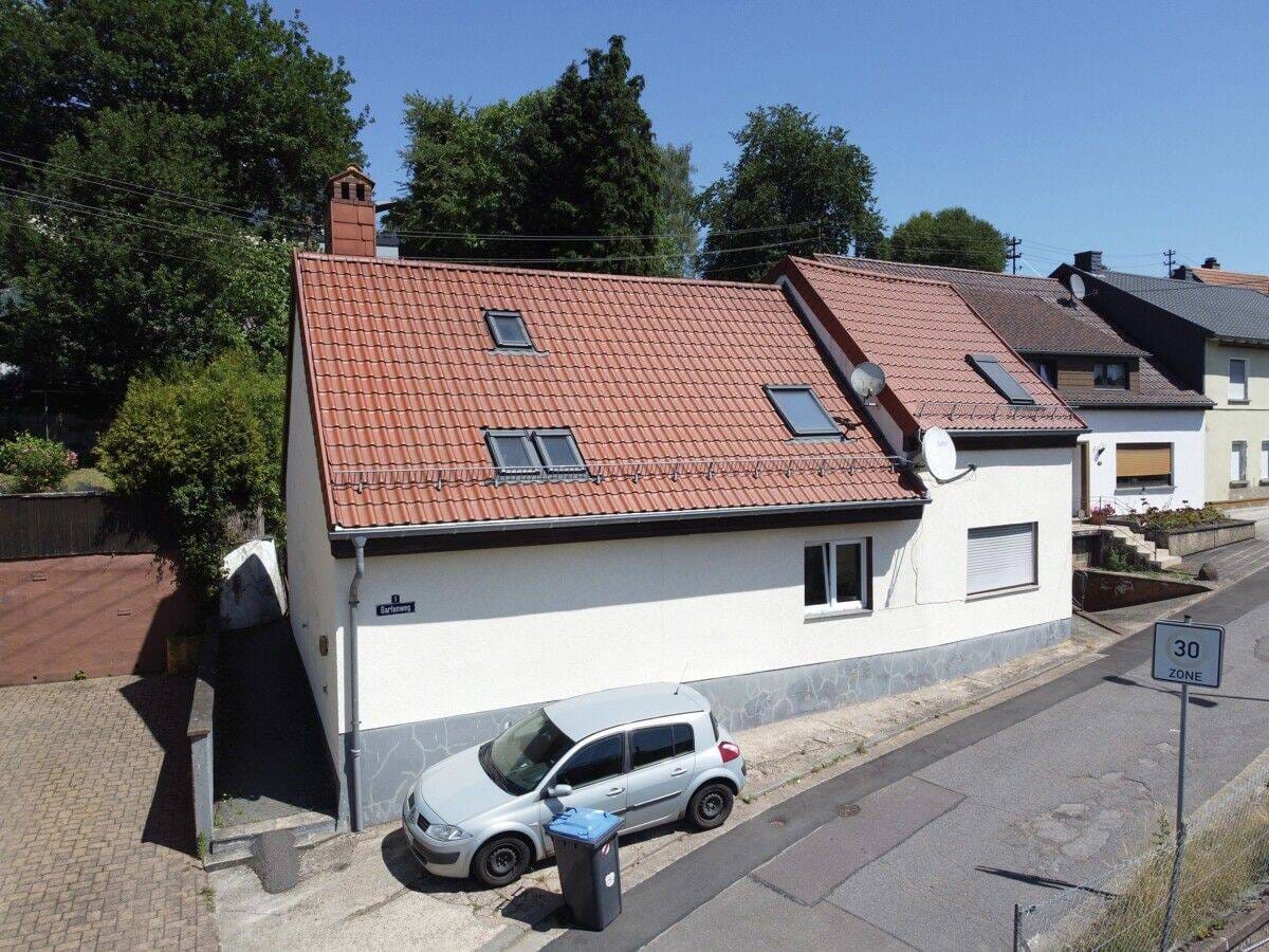 Immobilie in Wadern - Freistehendes Wohnhaus mit drei separat nutzbaren Wohneinheiten - Bild 3
