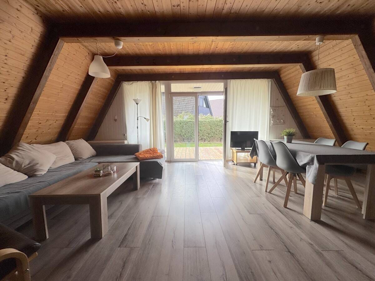 Immobilie in Butjadingen - Nur 300m zum Meer! Ihr gepflegtes und voll möbliertes Ferienhaus an der Nordsee - Bild 2