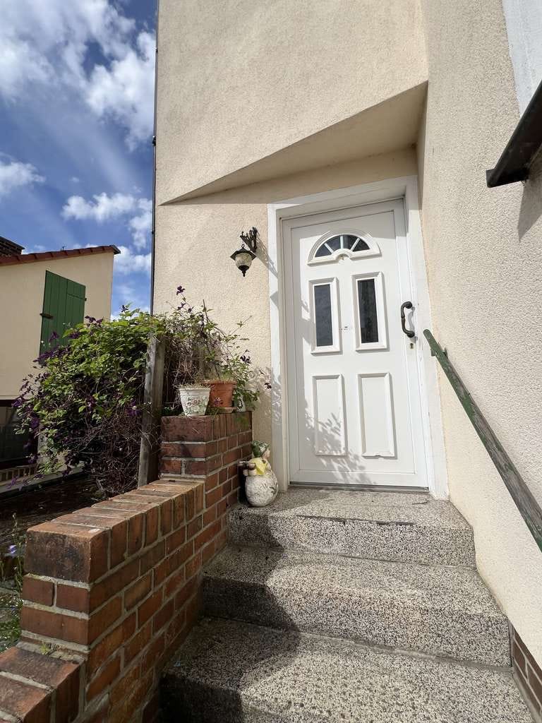 Immobilie in Borsdorf - Großzügiges Mehrgenerationenhaus mit zwei Wohneinheiten und Garten nahe Leipzig zum Verkauf - Bild 3