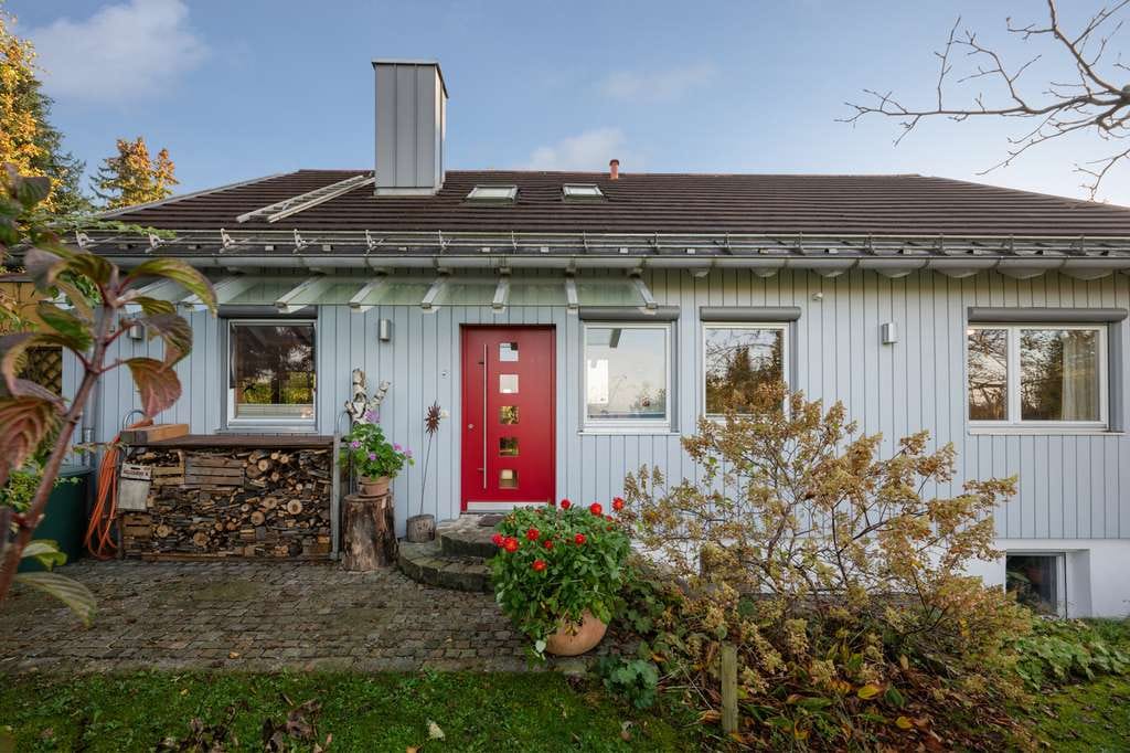 Immobilie in Wörthsee - Freiraum, Weitblick, Lebensqualität – Einfamilienhaus in Steinebach am Wörthsee mit Alpenkulisse - Bild 1