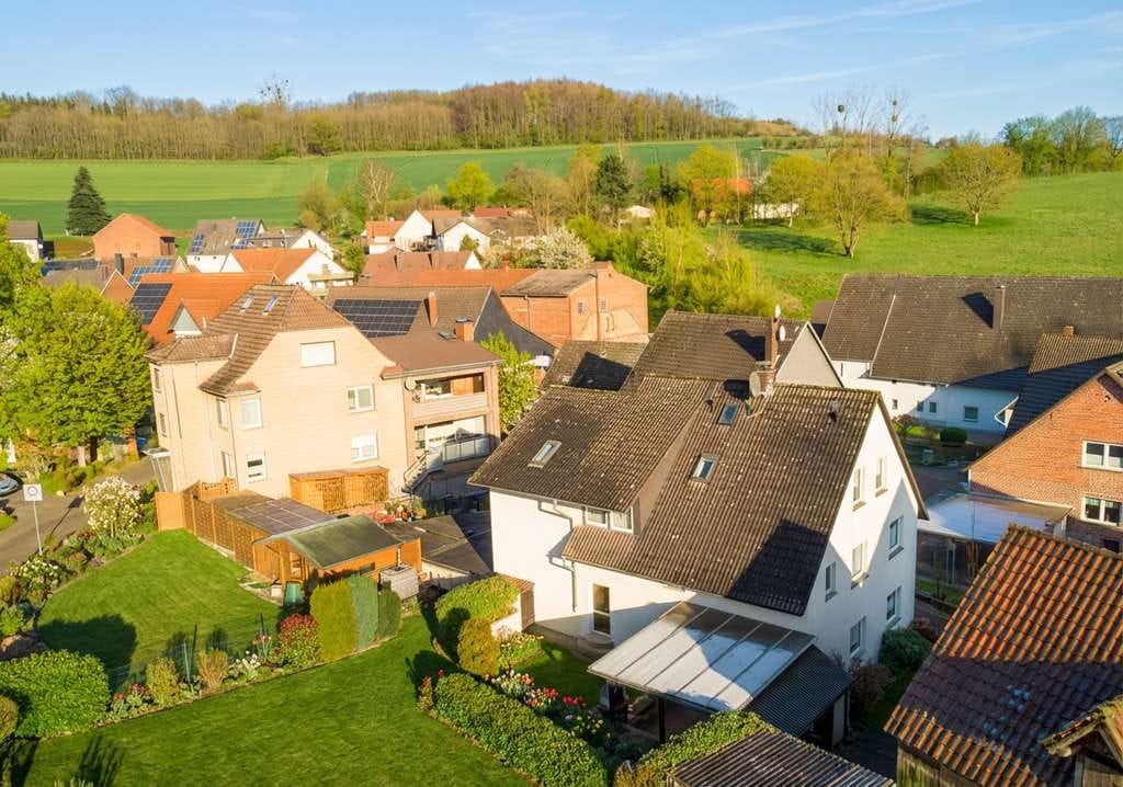 Immobilie in Barntrup - Gepflegtes Wohnhaus in toller Lage von Barntrup! Auch Mehrgenerationen Wohnen ist hier möglich! - Bild 0