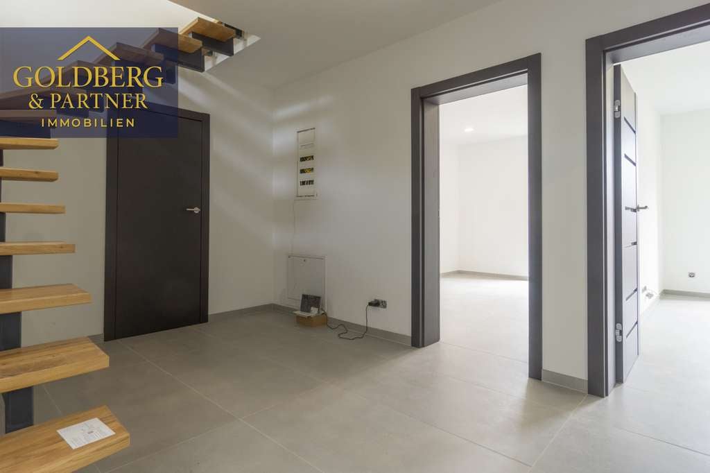 Immobilie in Frankenberg -     Neubau 2024 – Stilvolle Architektur mit zusätzlichem Wohnpotenzial - Bild 2