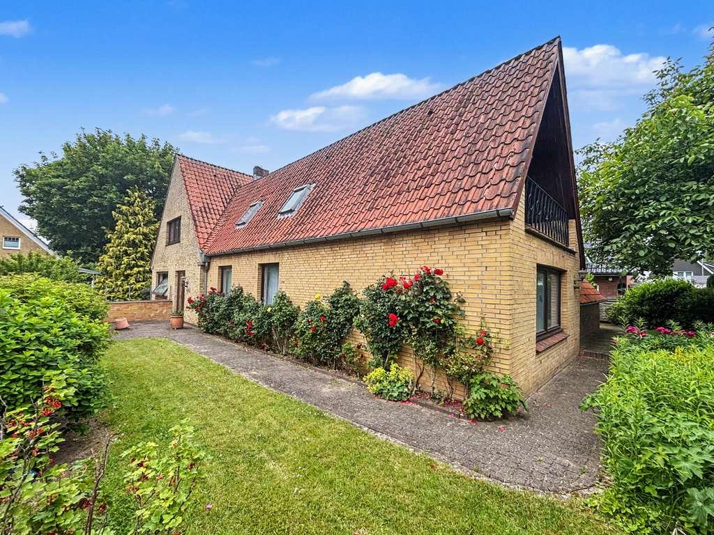 Immobilie in Reinfeld - Großzügiges Einfamilienhaus in ruhiger und gesuchter Wohnlage von Reinfeld - Bild 2