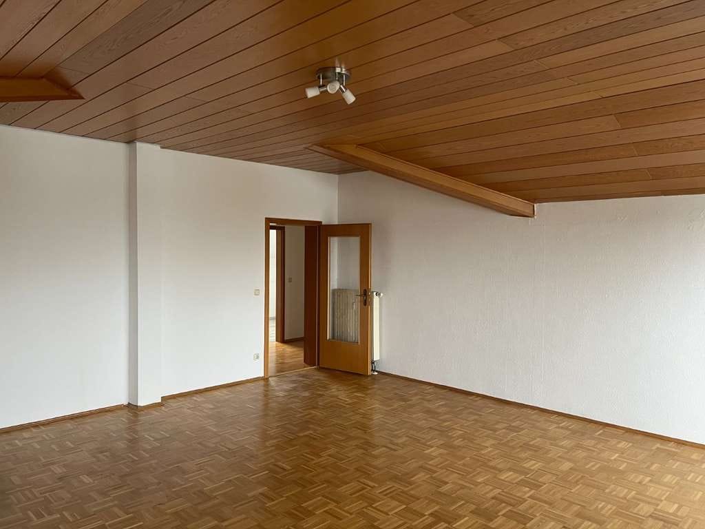 Immobilie in Ihrlerstein - Wenn Sie es gerne geräumig haben: Dachgeschosswohnung in Ihrlerstein zu verkaufen. - Bild 1