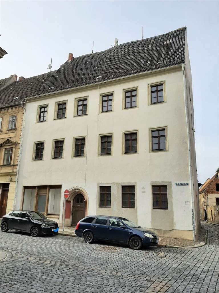 Immobilie in Torgau - Stattliches Mehrfamilienhaus, Innensanierung begonnen - Bild 0