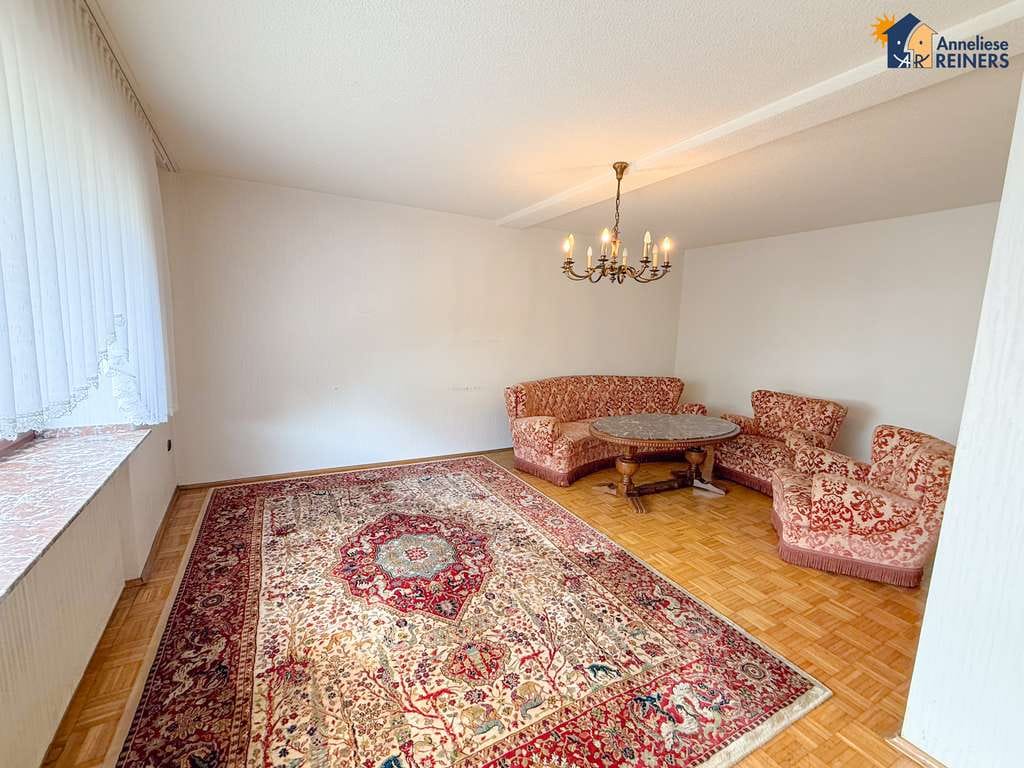 Immobilie in Wassenberg - Ihr neues Zuhause: Einfamilienhaus mit großem Grundstück und viel Potenzial - Bild 2