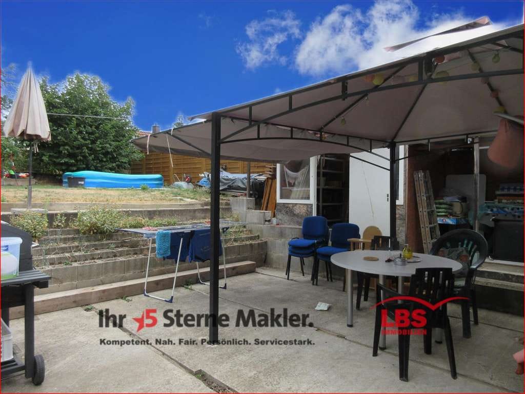 Immobilie in Niefern-Öschelbronn - 1 - 2 Familienhaus mit Scheune und Garage - Bild 0
