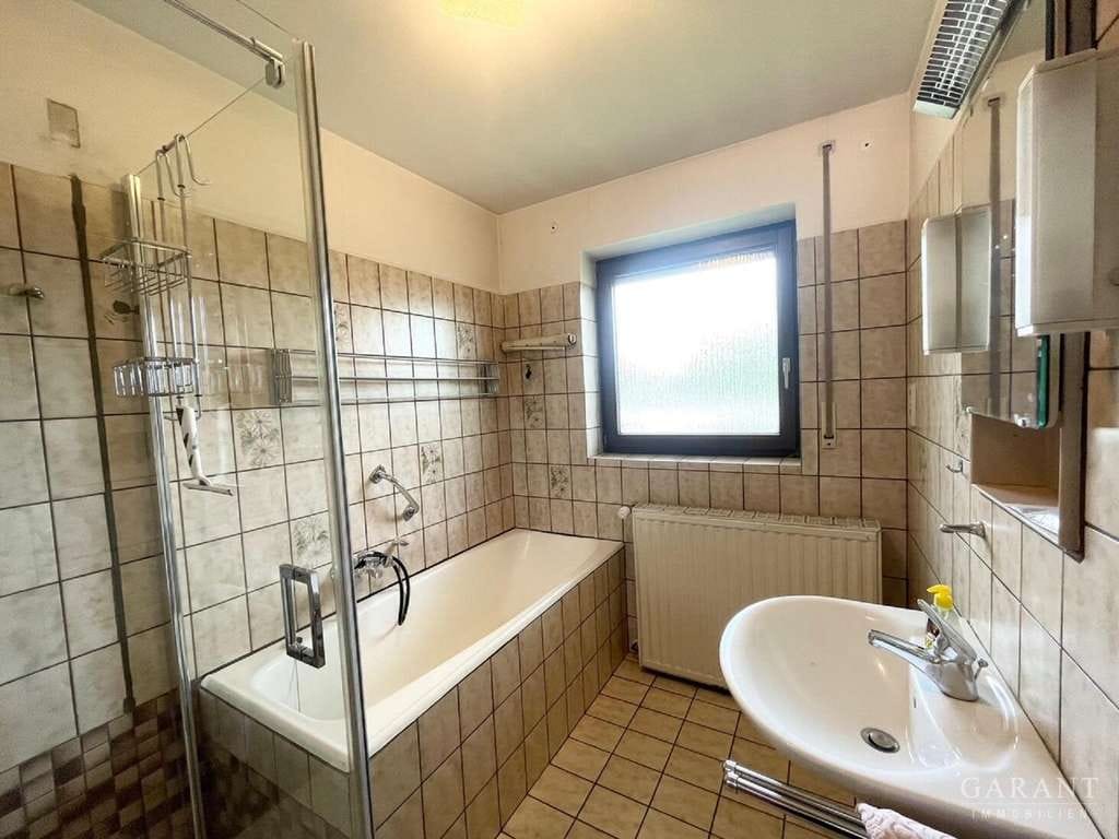 Immobilie in Bernstadt - Freistehendes Einfamilienhaus mit großem Grundstück  - Bild 3