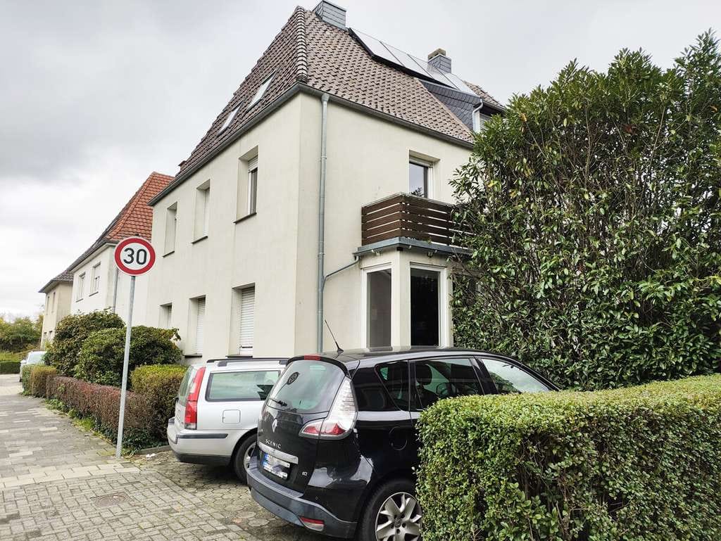 Immobilie in Ochtrup - Mehrfamilienhaus mit drei großzügigen Wohnungen in zentraler Lage, perfekt für Kapitalanleger! - Bild 1