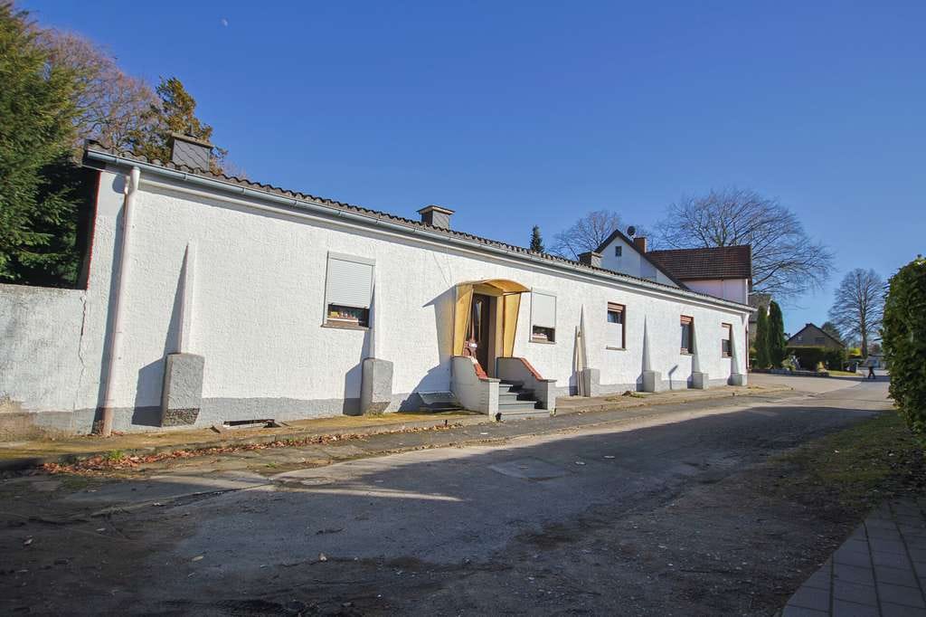 Immobilie in Hiddenhausen - Vermietetes Zweifamilienhaus mit 130 m² Wohnfläche, 1.600 m² Grundstück in Hiddenhausen - Bild 2