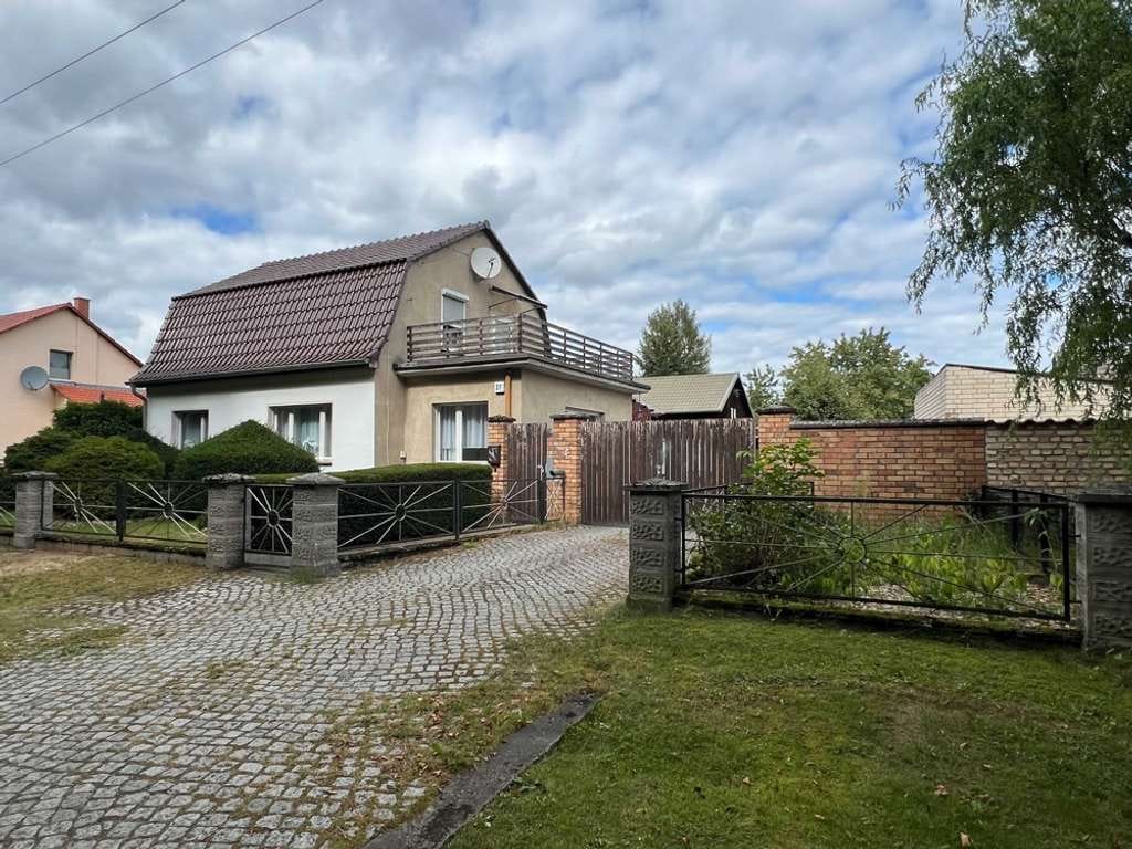 Immobilie in Schorfheide - Geräumiges Haus zum erstaunlichen Preis - nur Zwangsversteigerung - keine Maklerprovision - Bild 1