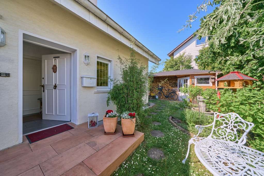 Immobilie in Inzigkofen - Stilvolles Einfamilienhaus mit Einliegerwohnung und wundervollem Garten - Bild 4