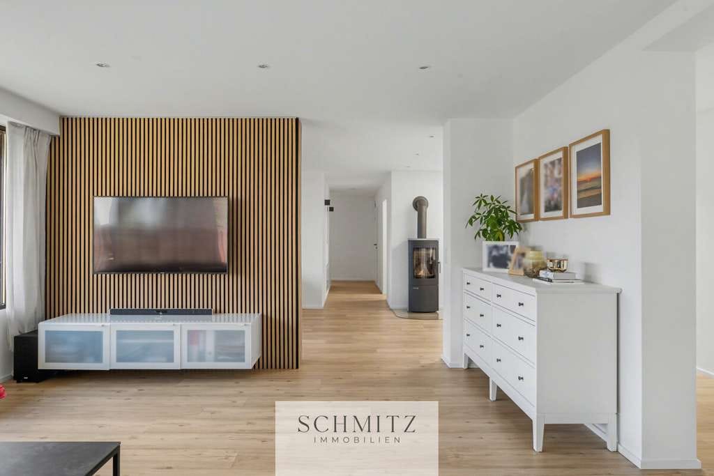 Immobilie in Ehningen - +++ Stilvoll modernisierter Bungalow in ruhiger Lage von Ehningen mit Gartenhof +++ - Bild 0