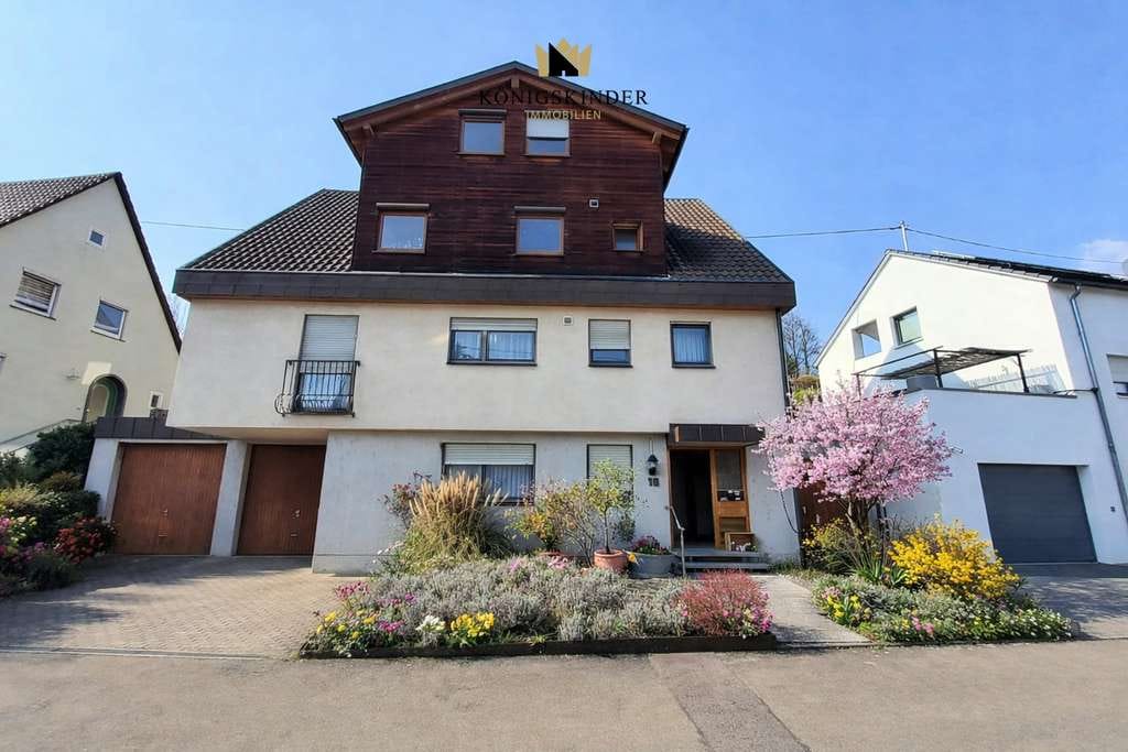 Immobilie in Köngen - 5,5 Zimmer-ETW im 2-FH *großzügig*sonnig*ruhig*
mit Terrasse, Kamin, Wohnküche, Garage u.v.m. - Bild 0