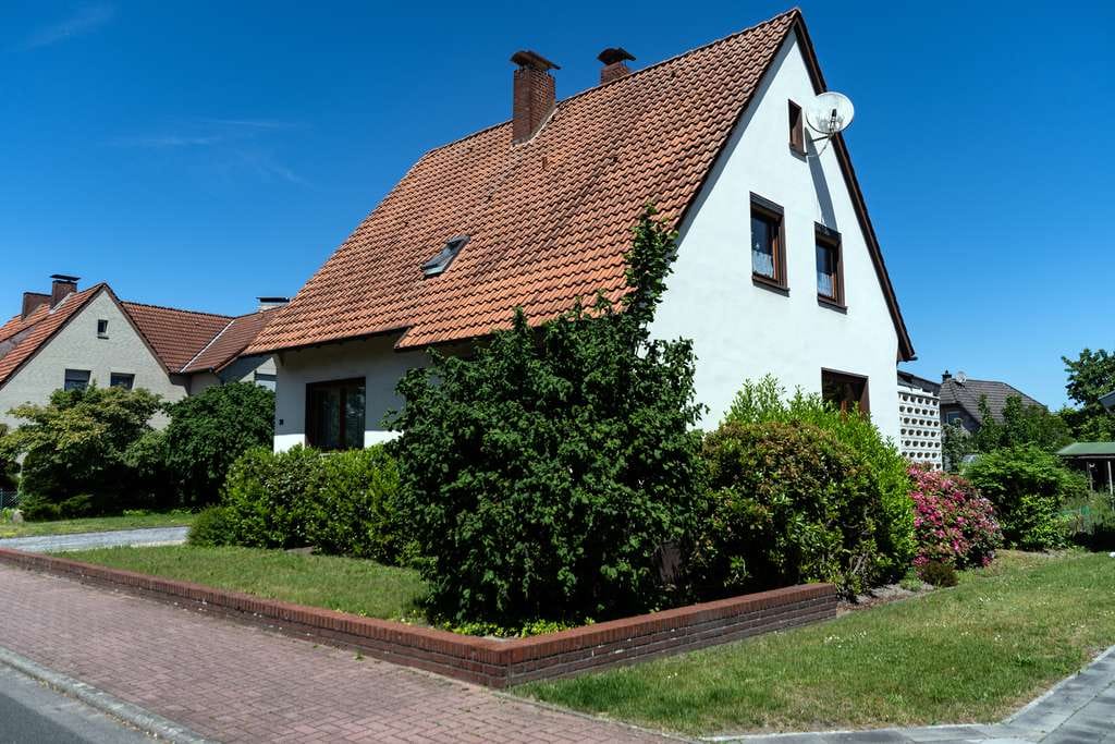 Immobilie in Bissendorf - Sanierungsbedürftiges Zweifamilienhaus in Bissendorf-Wissingen - Bild 1