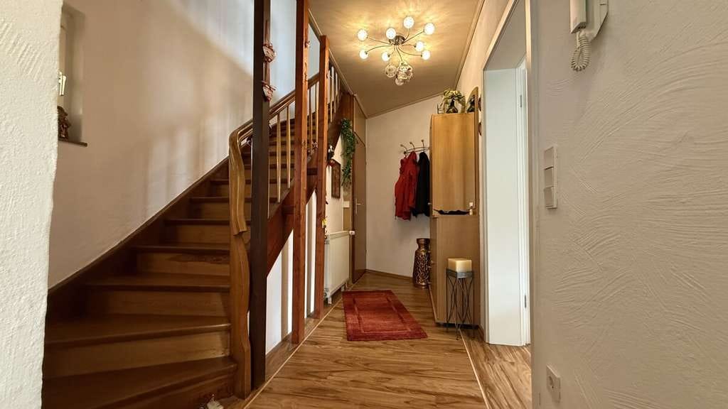 Immobilie in Hamm am Rhein - Einziehen & Wohlfühlen: Familienhaus mit Garten, Balkon & moderner Ausstattung (3D-Tour) - Bild 2