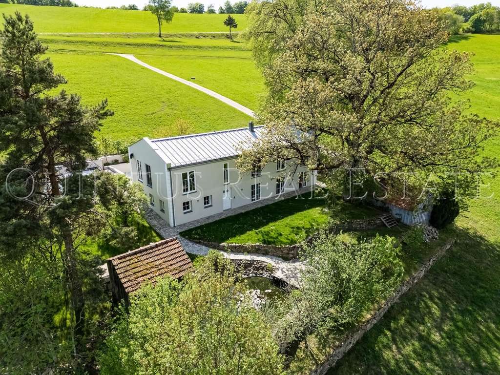 Immobilie in Schöllnach - Traumhafte Alleinlage - Einfamilienhaus mit Panoramablick - Bild 0