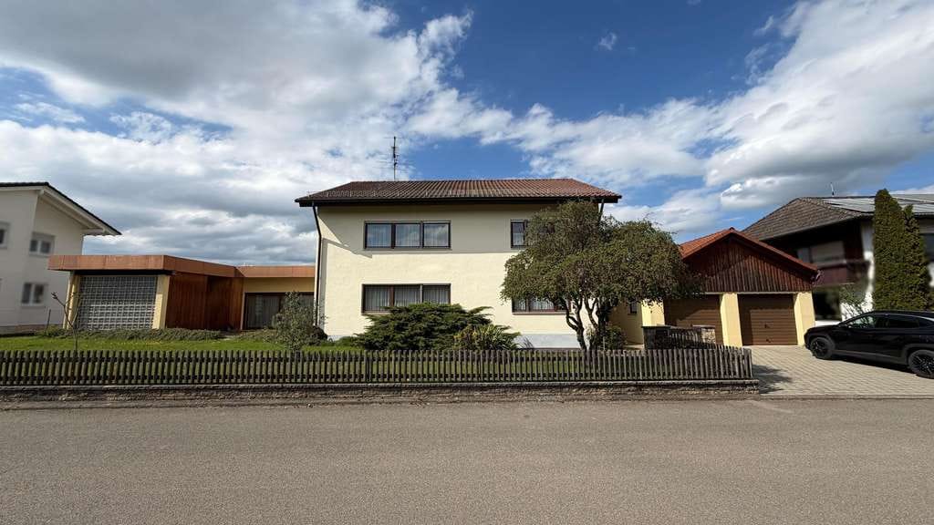 Immobilie in Neustetten - Wundervolles Wohnhaus mit toll angelegtem Garten - Bild 0