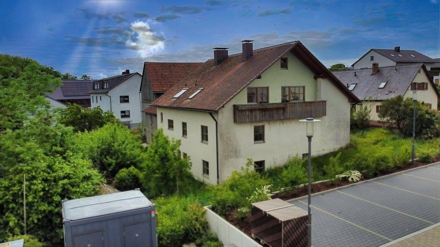 Immobilie in Seubersdorf in der Oberpfalz - Ländliches Wohnidyll, großzügiges Zweifamilienhaus mit herrlichem Grundstück - Bild 2