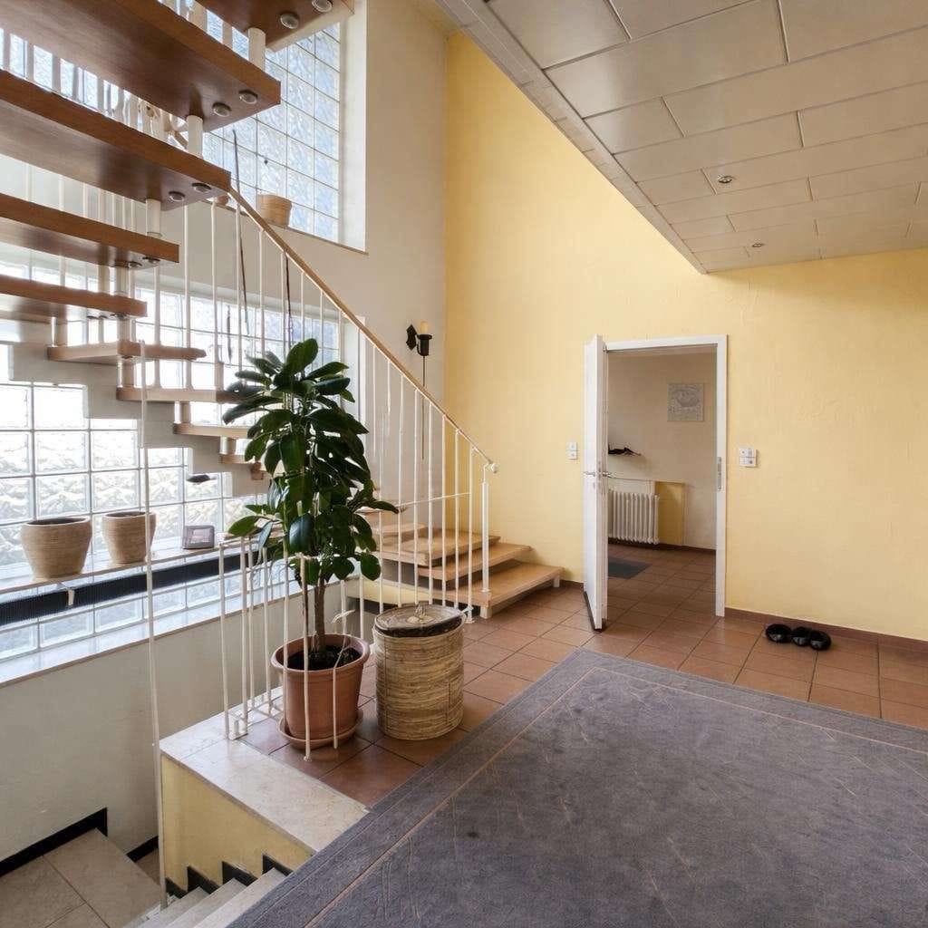 Immobilie in Limburgerhof - Wohn- & Gewerbe-Ensemble mit Halle, Einliegerwohnung, großem Garten und Garage - Bild 2
