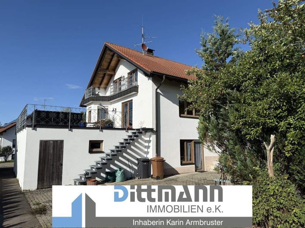 Immobilie in Schwenningen - Schönes 3-Familienhaus in Schwenningen/Heuberg - Bild 0