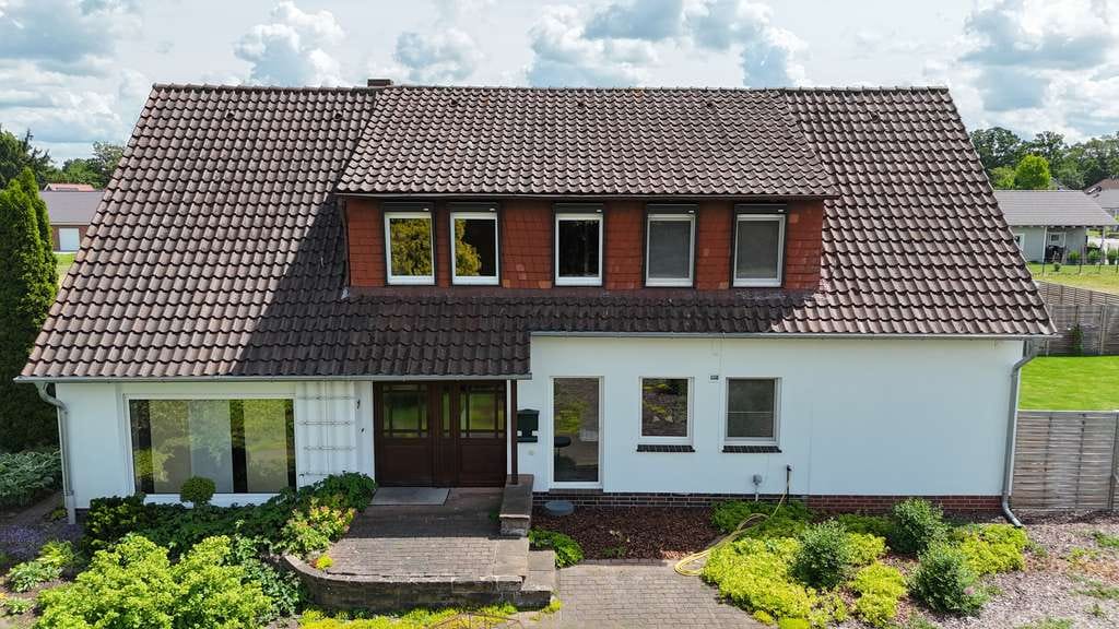 Immobilie in Müden (Aller) - Großes, renoviertes Wohnhaus auf schönem, gepflegtem Grundstück - Bild 1