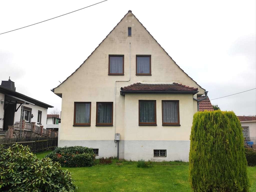 Immobilie in Windischleuba - Einfamilienhaus in zentraler Ortslage auf großem Grundstück in Windischleuba zu verkaufen. - Bild 0