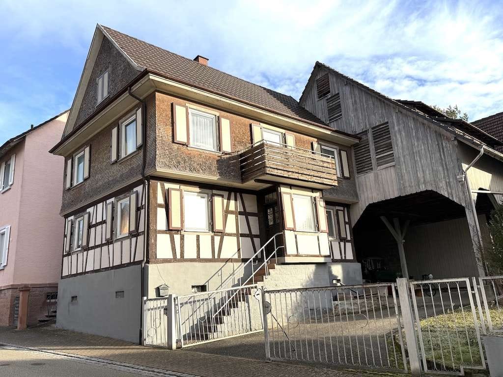 Immobilie in Friesenheim - Fachwerkhaus mit großem Grundstück in bester Lage von Friesenheim – Ihr Sanierungsprojekt! - Bild 0