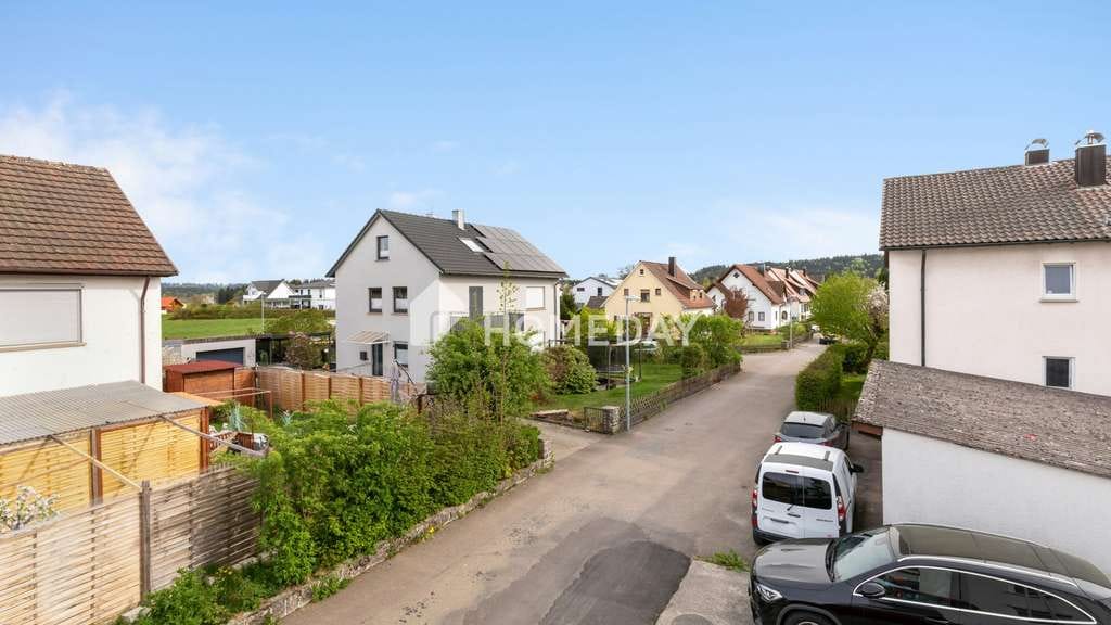 Immobilie in Gschwend - Moderne 3-Zimmer-Wohnung mit Kaminofen, Balkon und hochwertiger Ausstattung - Bild 1