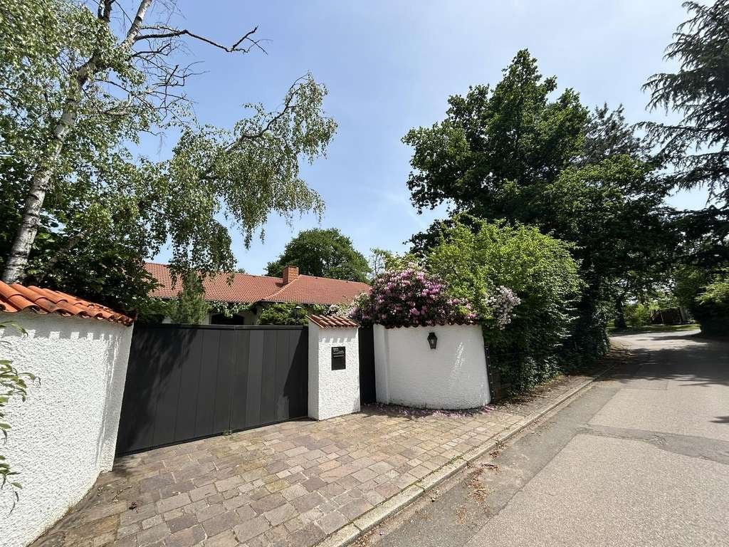 Immobilie in Kanzem - Landhausvilla auf großem parkähnlichen Anwesen - Bild 1