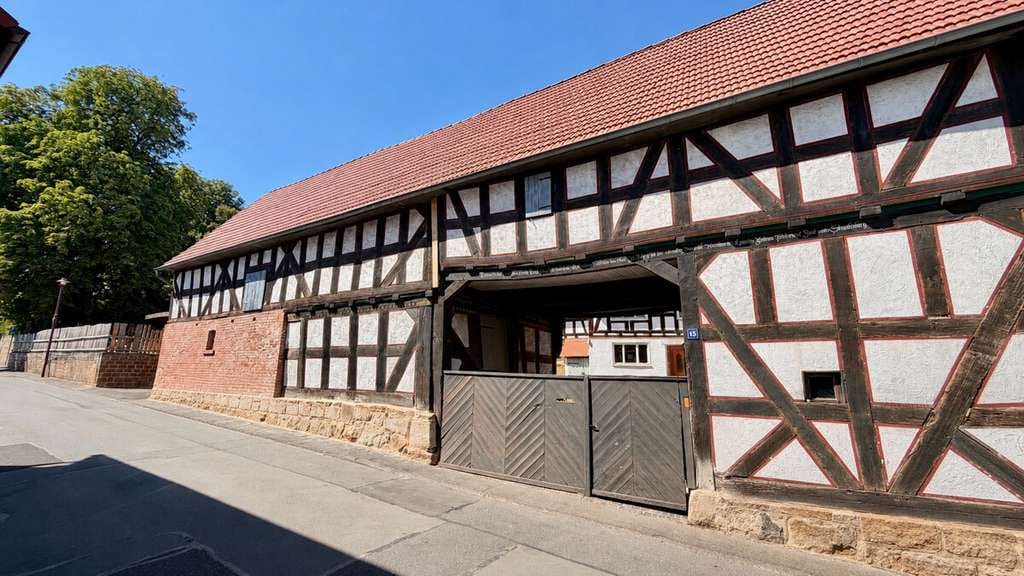 Immobilie in Fronhausen - Über 400 Jahre Geschichte – historische Hofanlage mit außergewöhnlichem Potenzial - Bild 1