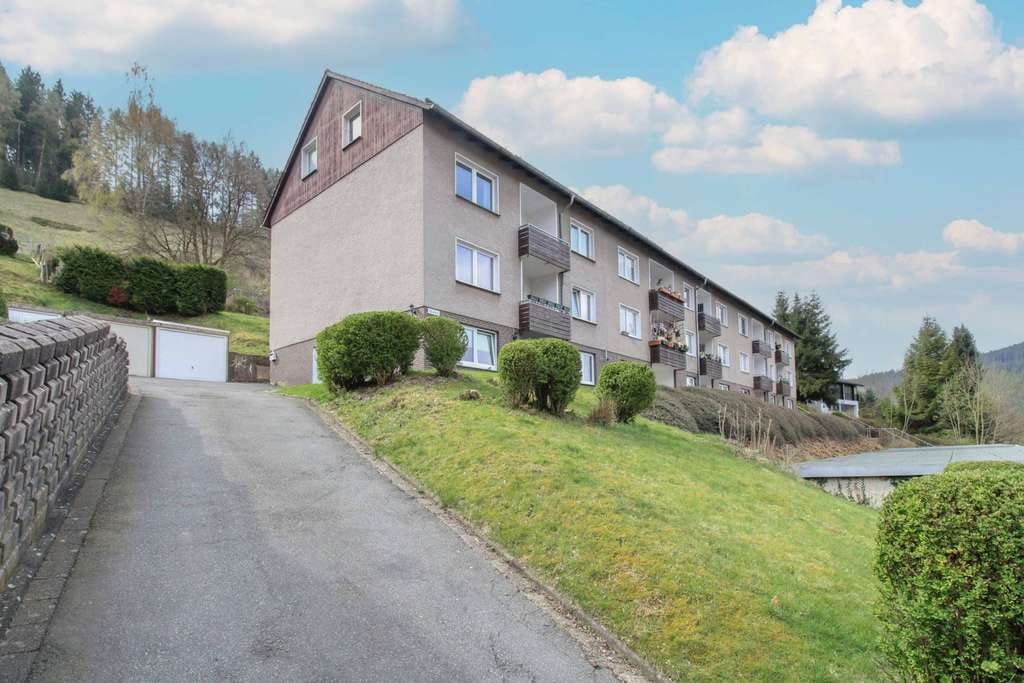 Immobilie in Langelsheim - Lautenthal: Charmante Wohnung mit Bergblick & Garage – ideal als Ferienimmobilie im Harz - Bild 0