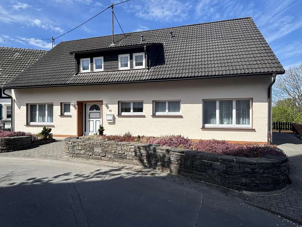 Immobilie in Gummersbach - Viel Platz im und ums Haus! - Bild 1