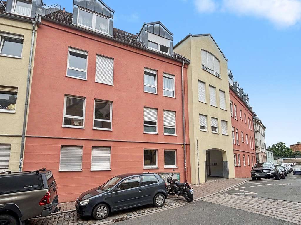 Immobilie in Fürth - Vermietete 1-Zimmer-Eigentumswohnung mit Tiefgaragen-Stellplatz in Fürth-Stadtmitte - Bild 1