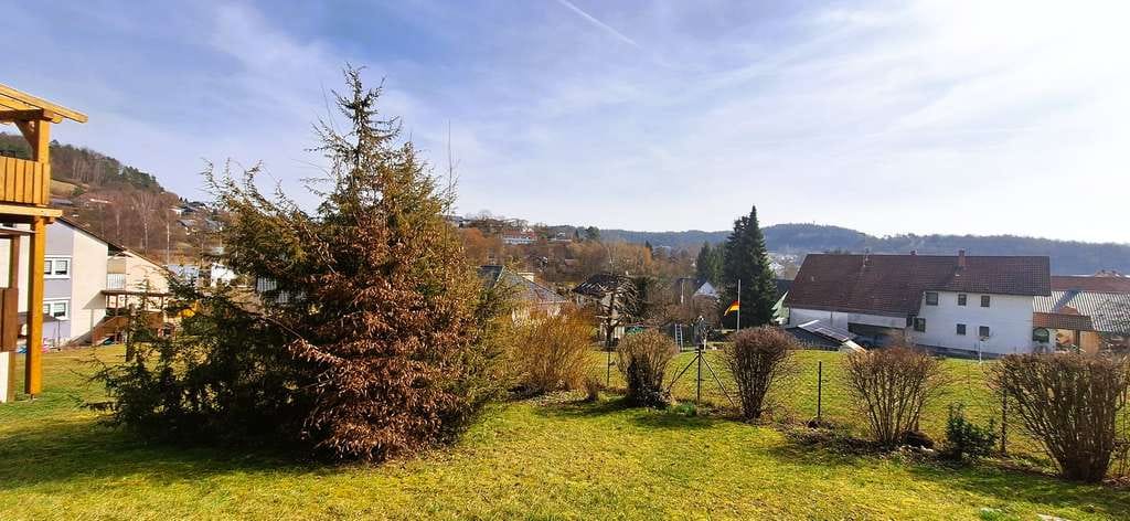 Immobilie in Weitramsdorf - Gemütliche 3-Zimmer Wohnung mit Terrasse, Gartenzugang und Blick über Weitramsdorf - Bild 3
