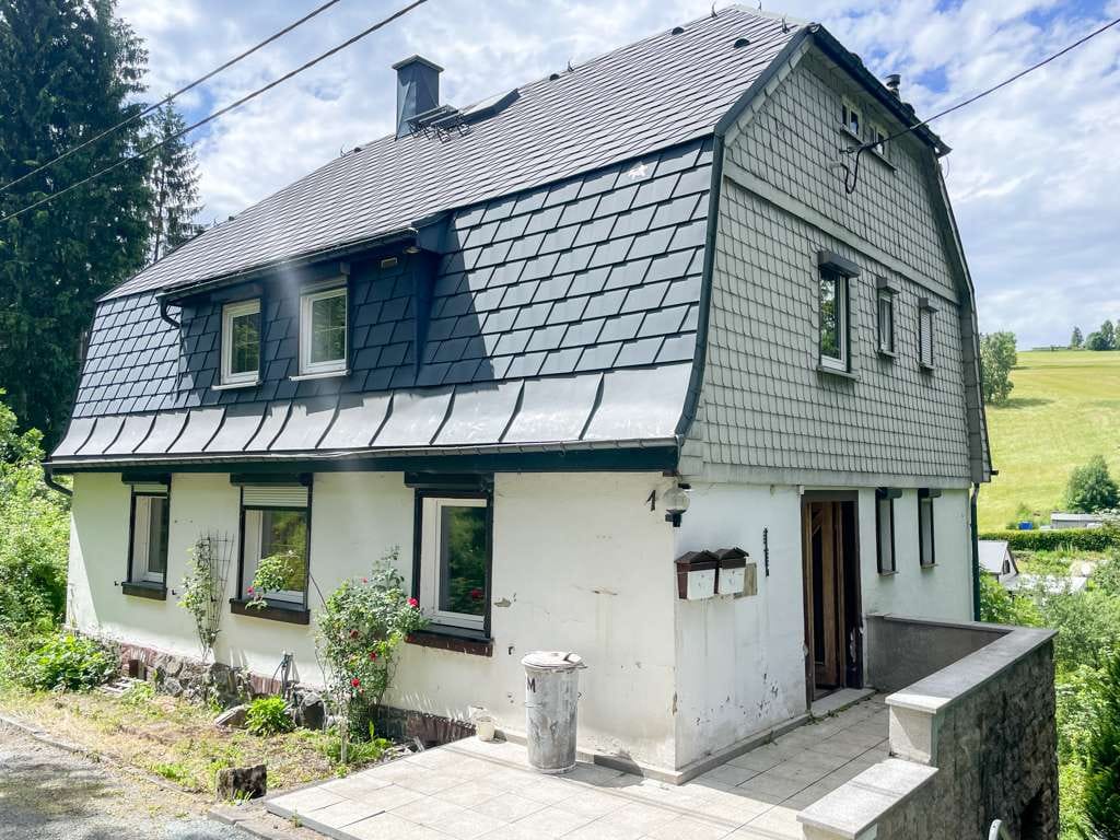 Immobilie in Klingenthal - Ihr neues Zuhause in Klingenthal – mit fast 4.000 m² Grund und viel Potential! - Bild 0