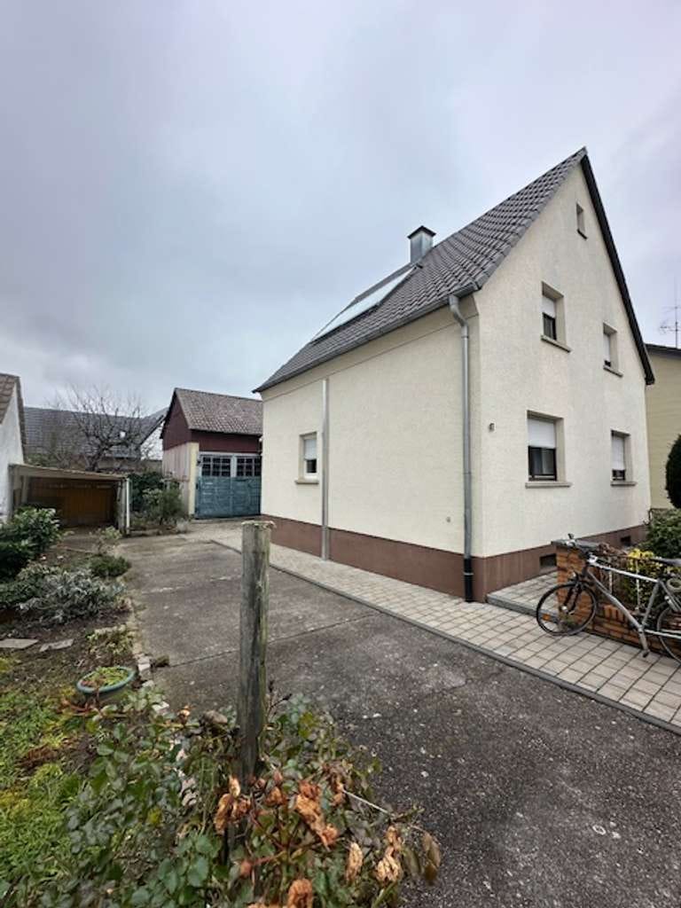 Immobilie in Rauenberg - Einfamilienhaus mit Nebengebäuden, abgeschlossenem Hof und Garten in Rauenberg - Bild 1
