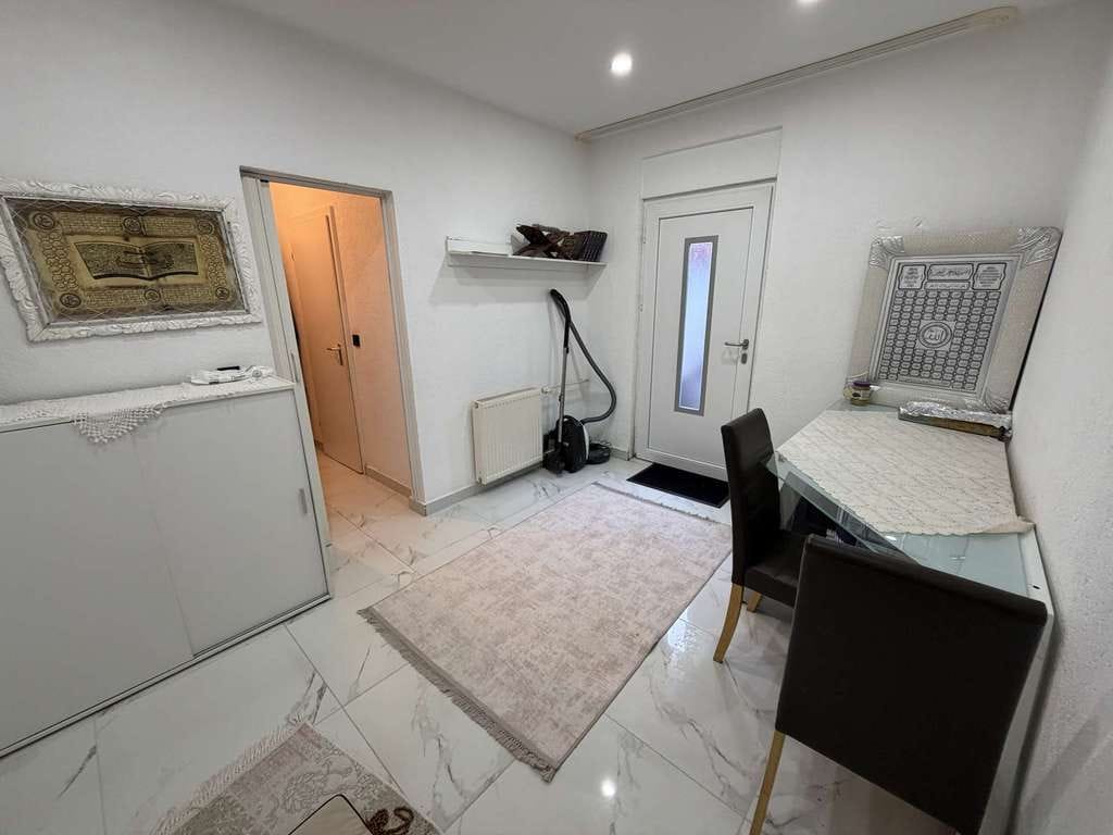Immobilie in Bischofsheim - Platz für alle! Freistehendes Einfamilienhaus in zentraler Lage von Bischofsheim - Bild 2