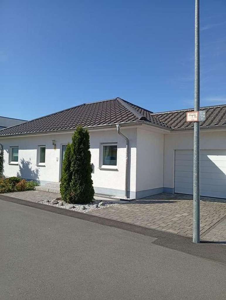 Immobilie in Biblis - *Provisionsfrei* Freistehender Einfamilienbungalow am Golfpark - Bild 1