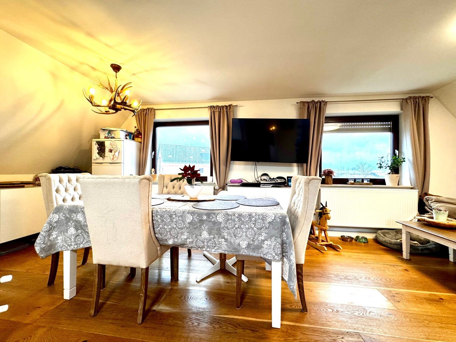 Immobilie in Unterschneidheim - Großzügiges Wohn- und Gewerbeobjekt mit Photovoltaik und Dachterrasse - Bild 4