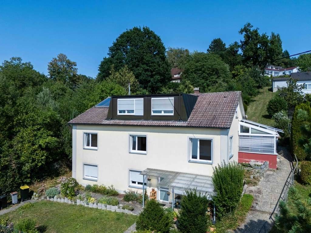 Immobilie in Ravensburg - Ravensburg – Erstklassige Aussichtslage! Dreifamilienhaus im Ravensburger Süden... - Bild 2