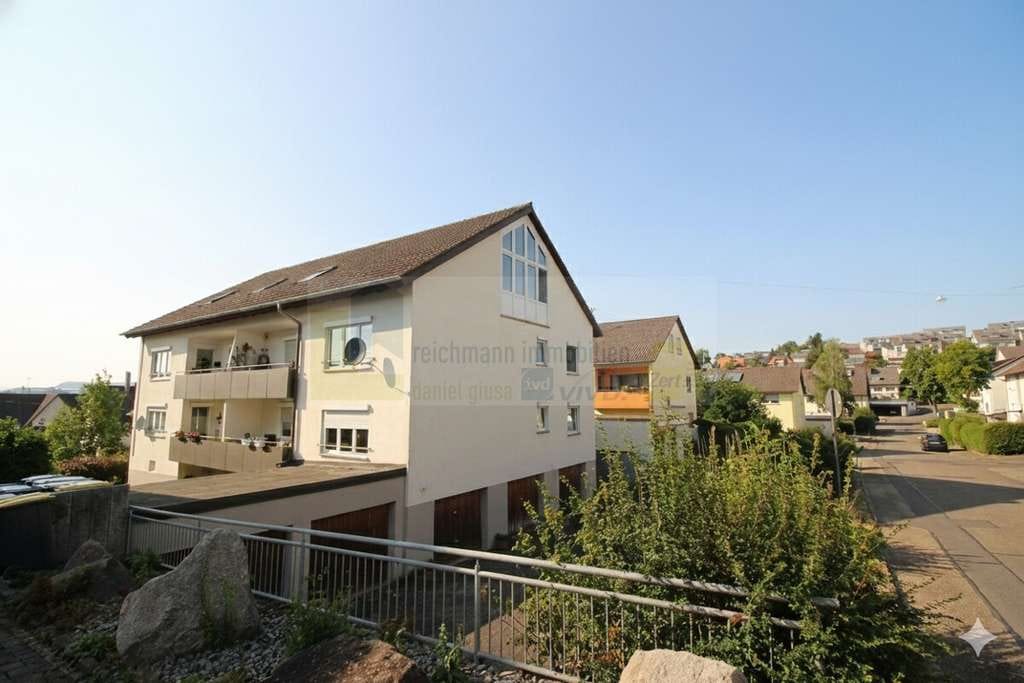 Immobilie in Brigachtal - Einziehen und wohlfühlen! Platz für Leben und Zukunft: Großzügige 3 -Zimmer-Wohnung mit Südbalkon un - Bild 0