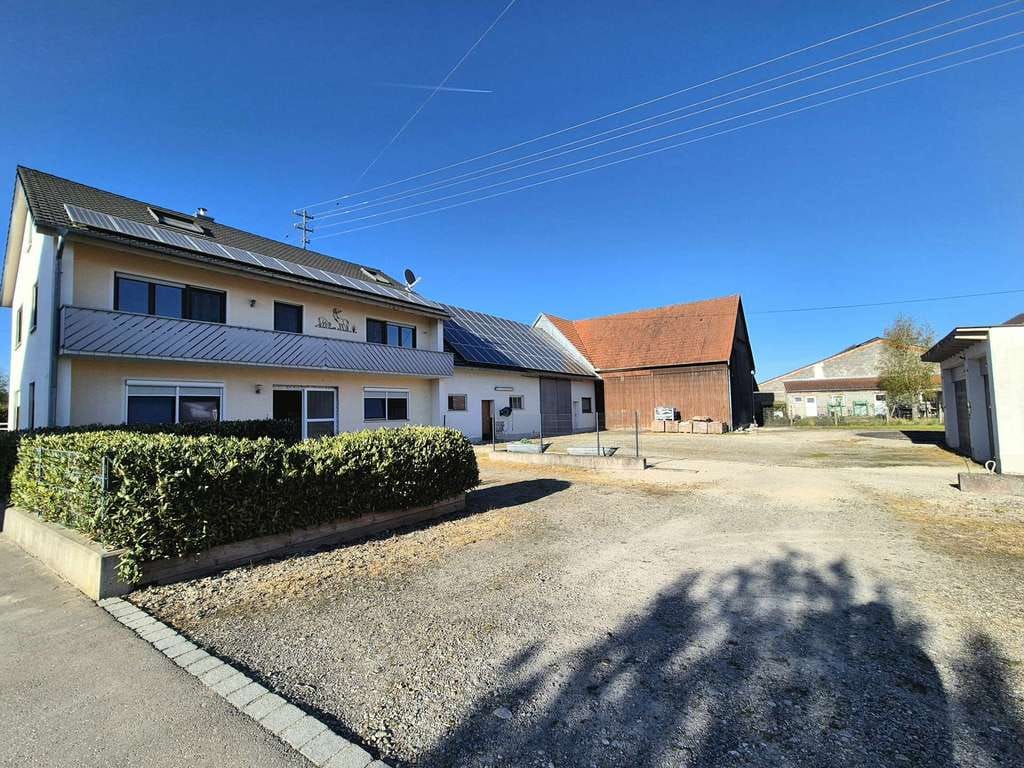 Immobilie in Ellgau - Familienfreundliches Einfamilienhaus mit großem Grundstück und Potenzial zu verkaufen! - Bild 3